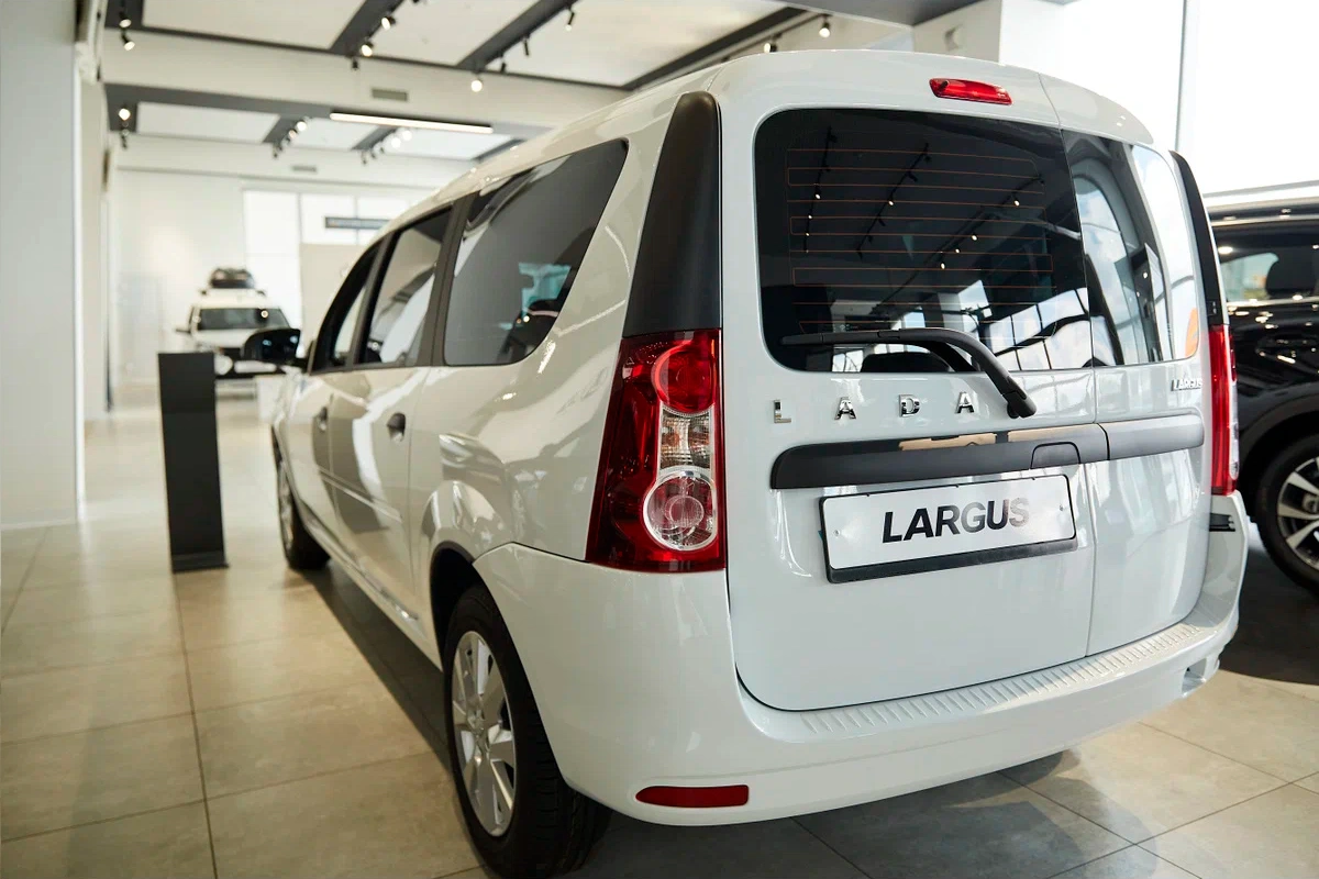 Lada Largus в Челябинск - еще фото